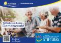 Heitere Seniorinnen und Senioren unterhalten sich.
