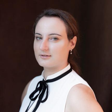 Schauspielerin & Sängerin Julia Moßburger