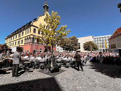 Auftritt des Heeresmusikkorps Ulm bei den Ulmer Paradekonzerten auf dem Weinhof