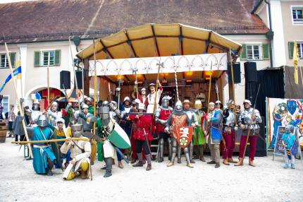 historisch Gewandete