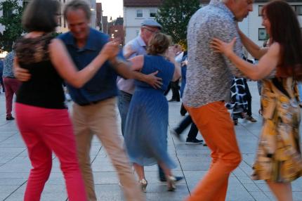 Tanzpaare auf dem M&uuml;nsterplatz