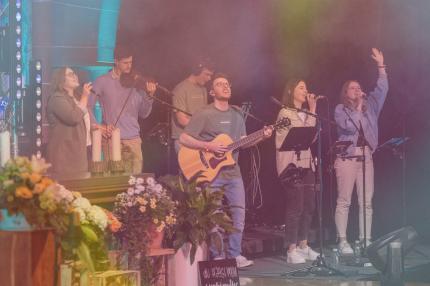 Foto von einer lebhaften Band