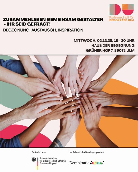 Viele Hände die sich in der Mitte berühren