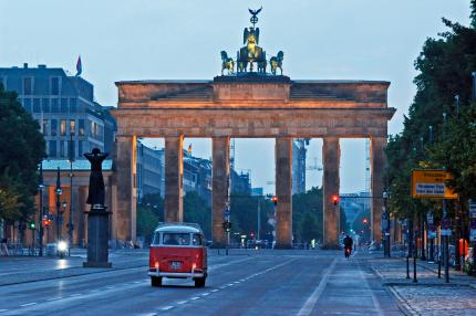 Bulli am Brandenburger Tor