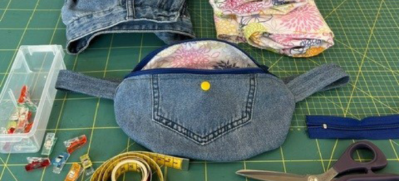 Ein selbst gen&auml;hter Brustebeutel aus einer alten Jeans
