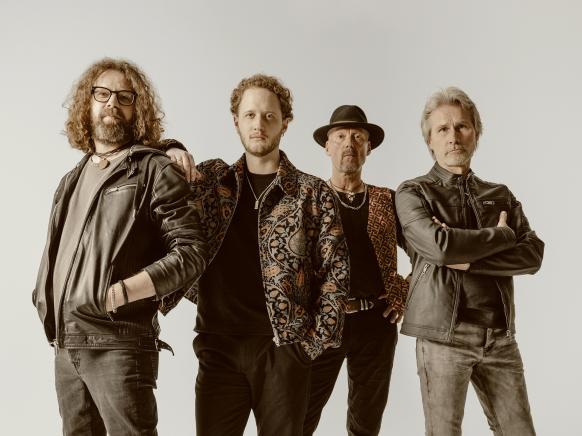 Blue Deal Band