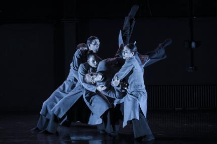 Companie TanzHarz <br/>Director: Tarek Assam<br/>Choreografie: Beatrice Bodini  <br/>Tanz Marianna Pavento, Aurora Falsetti, Wanzhen Wang, Clara Esteban, Cristian Colatriano, Lukas Ziegele, Thomas Weal.