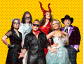 Sechs DarstellerInnen des Holy Moly Musicals