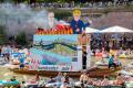 Themenboot beim Nabada
