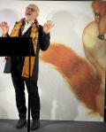 Darsteller vor Bild mit Fuchs